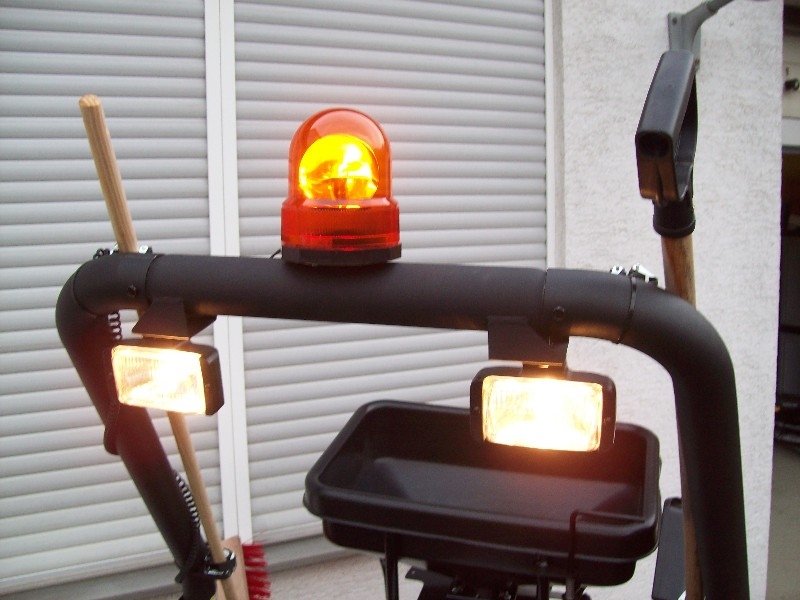 Warnleuchte Rundumleuchte 12V Orange (universal) - Quad und (E-) Bike Point  KINI-TEC MotoWorlds